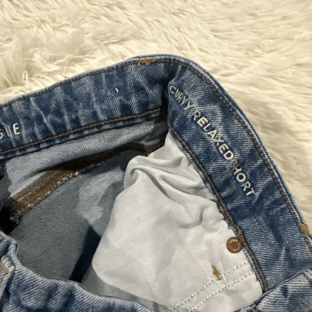 American Eagle Strigid distressed shorts curvey relaxed 4 light wash - Picture 5 of 11